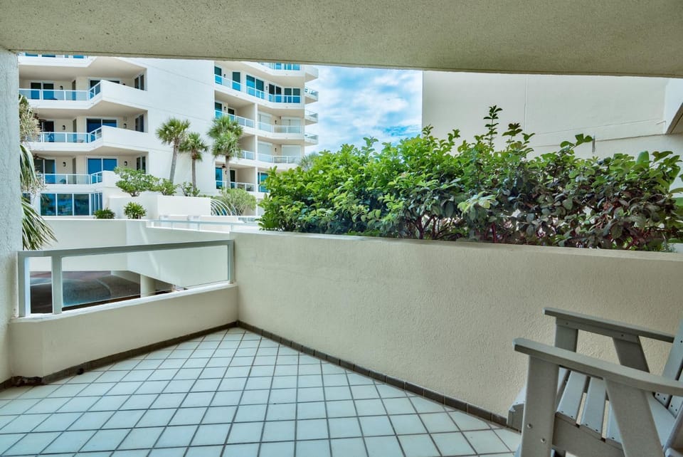 East Pass Towers 111 - Fabulous Studio on Holiday Isle Apartment in Destin