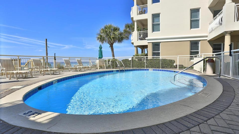 Grandview 102 - Fabulous Beach Front Ground Floor House in Miramar Beach