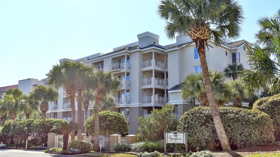 Grandview 102 - Fabulous Beach Front Ground Floor House in Miramar Beach