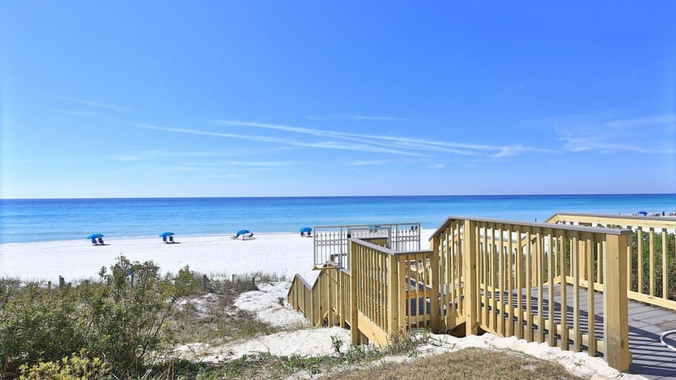 Grandview 102 - Fabulous Beach Front Ground Floor House in Miramar Beach