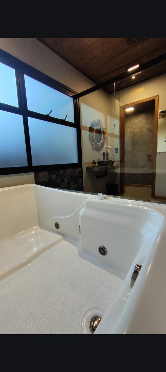 Hot Tub, Bathroom, Photo of the whole room, Bath