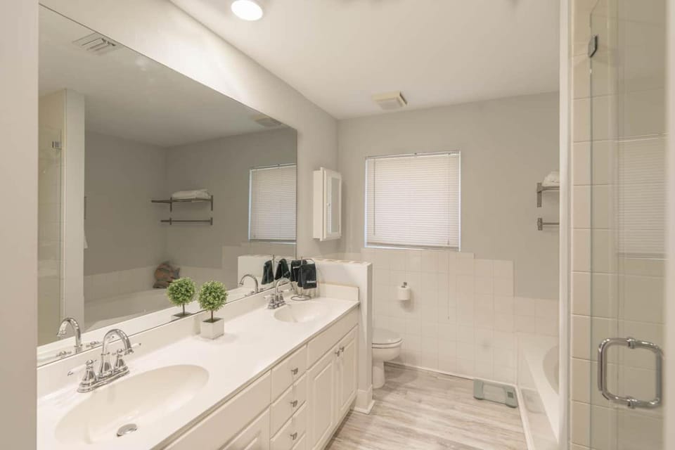 The Coastal Duo Escape House in Riviera Beach