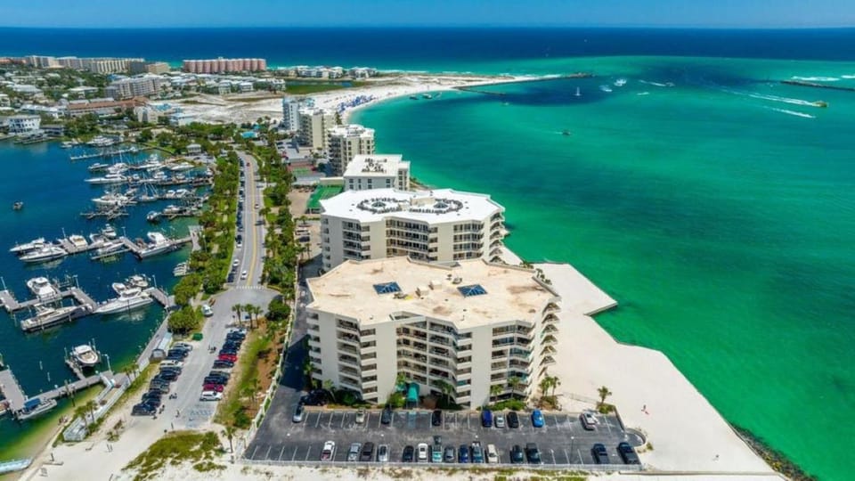 East Pass Towers 603-FAB 3BR 2100 sf with Destin Harbor Views House in Destin