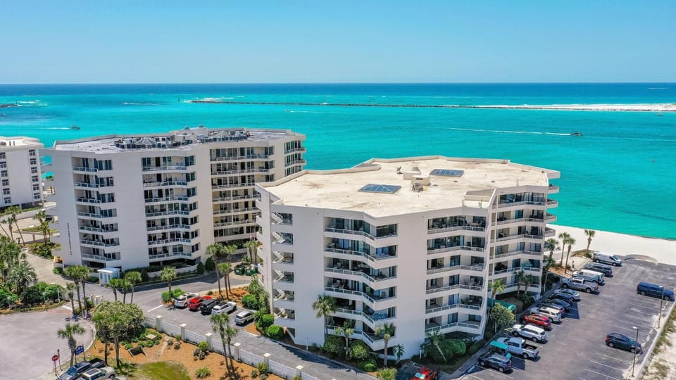 East Pass Towers 603-FAB 3BR 2100 sf with Destin Harbor Views House in Destin