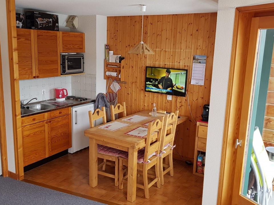 Studio Châtel 4 pers., Balcon sud-ouest, Proche centre & remontées, Equipé cuisine & TV, Garage - FR-1-676-144 Apartment in Châtel