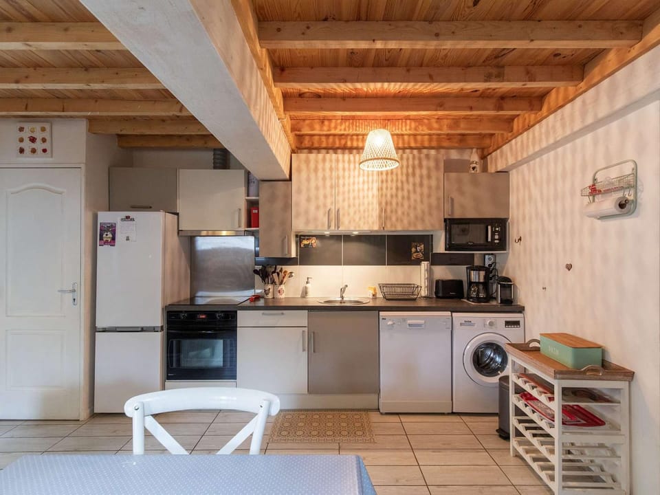 Bergerie Pyrénéenne Rénovée - 4 Chambres - 8 Pers. - Jardin - Stationnement Public - 3 Stations de Ski - FR-1-402-132 House in Aragon