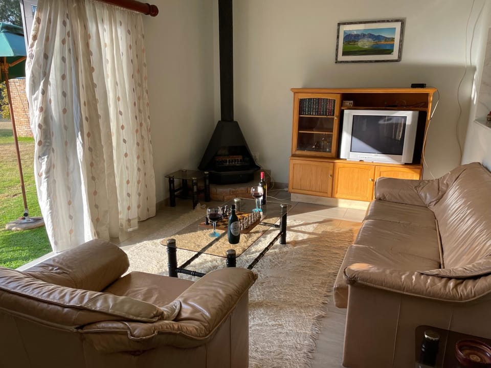 Sunrise Cottage Golfview Lodge House in Gauteng