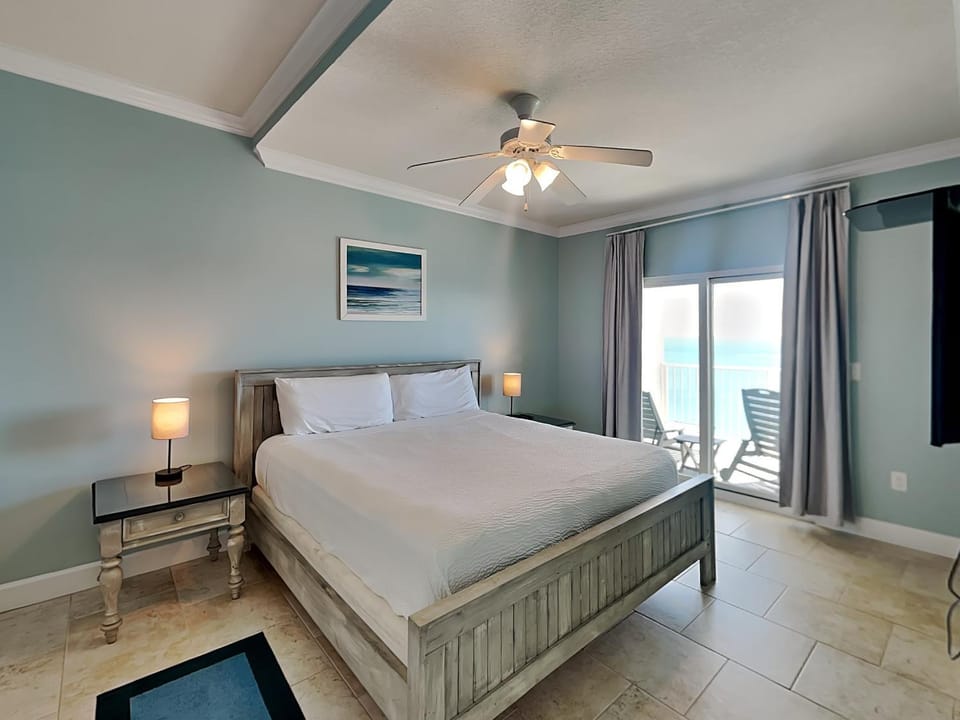Bed, TV and multimedia, Balcony/Terrace, Bedroom, furniture