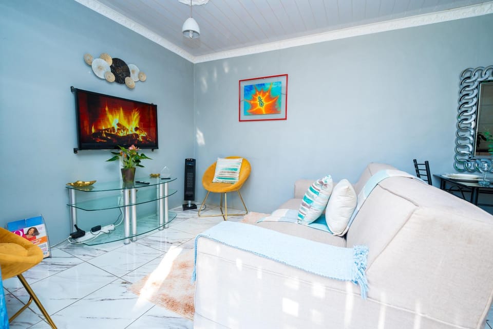 Communal lounge/ TV room, TV and multimedia, Living room