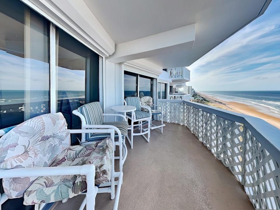 Balcony/Terrace, Seating area, Beach, Sea view