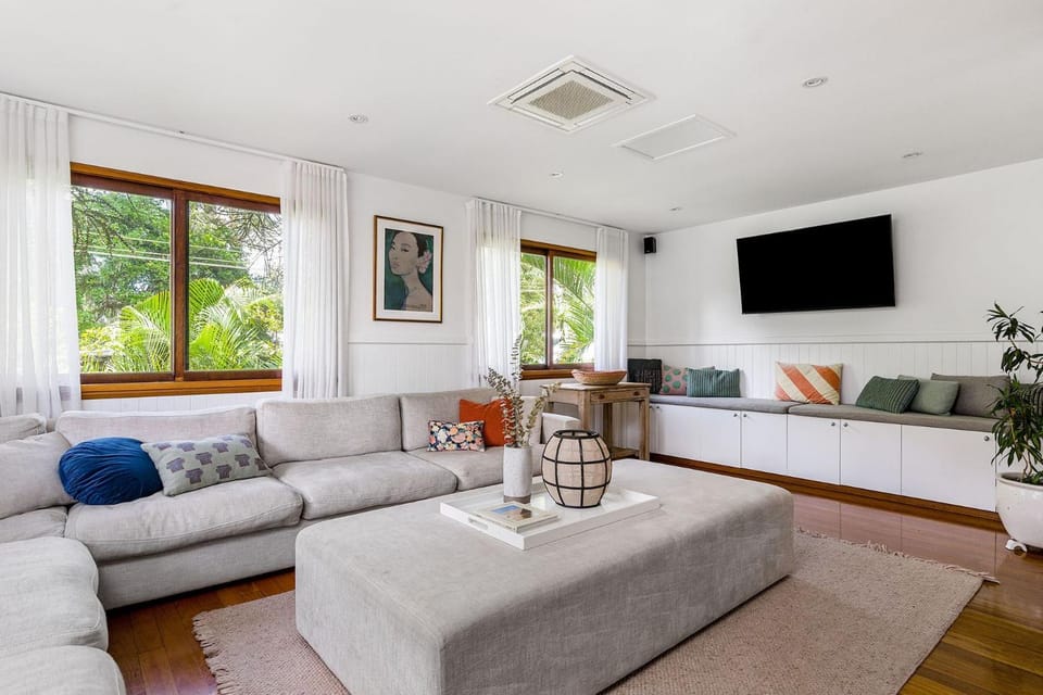TV and multimedia, Living room, Seating area