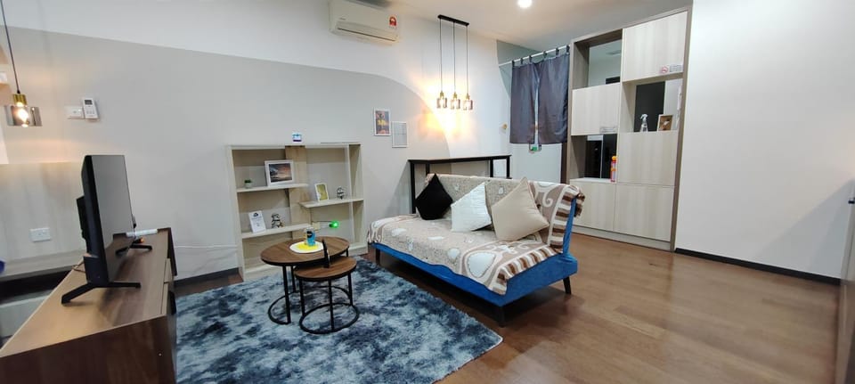 Living room, Dining area, Evening entertainment