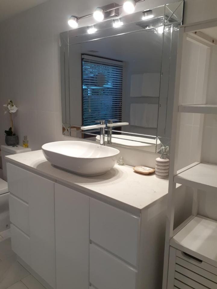 French Provincial The Garden Suite at Chapmans with Breakfast & Pets Bed and Breakfast in Moss Vale