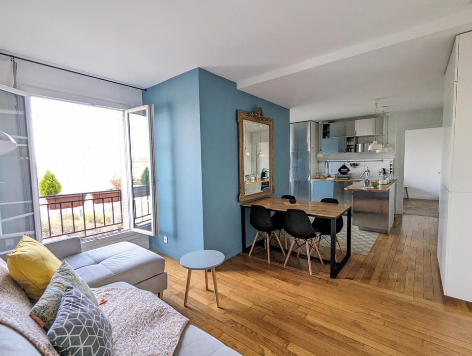 Kitchen or kitchenette, Living room, Seating area, Dining area, oven, stove