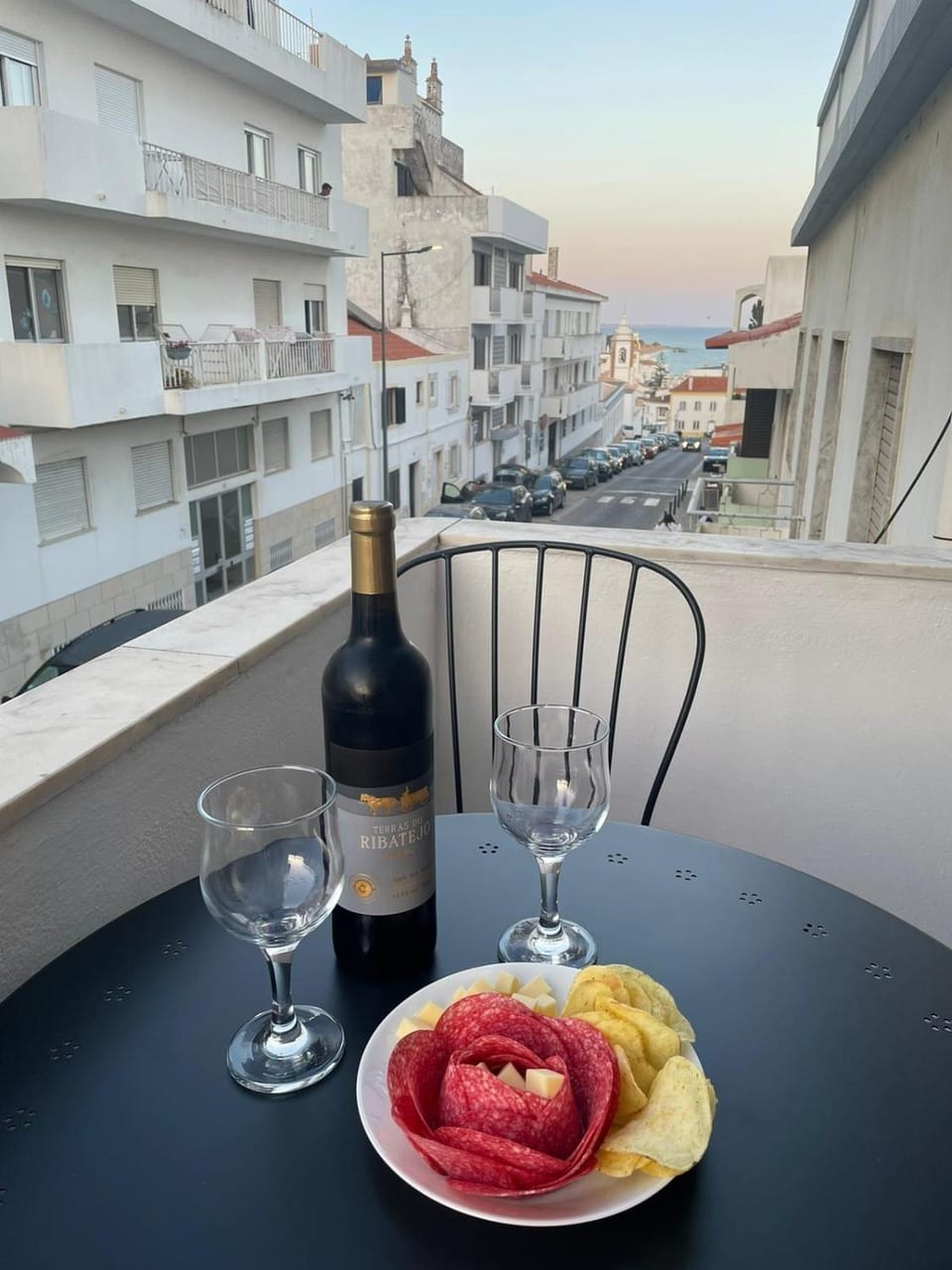 View (from property/room), Balcony/Terrace, Food and drinks, Food, City view, Drinks