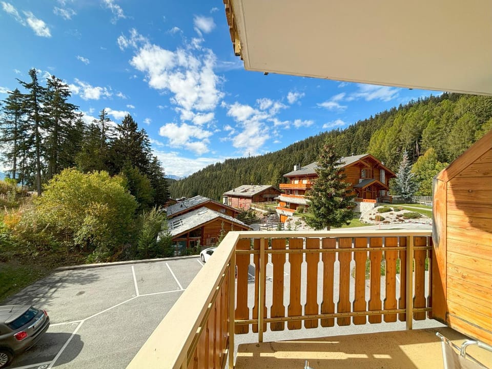 Balcony/Terrace, Mountain view