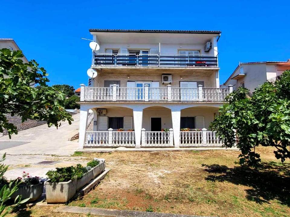 Property building, Garden, View (from property/room), Balcony/Terrace, Garden view