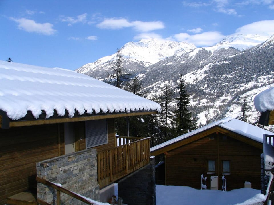 Les Chalets Petit Bonheur - LES CHALETS PETIT BONHEUR - CHT84 MAE-2504 Chalet in Auvergne-Rhône-Alpes