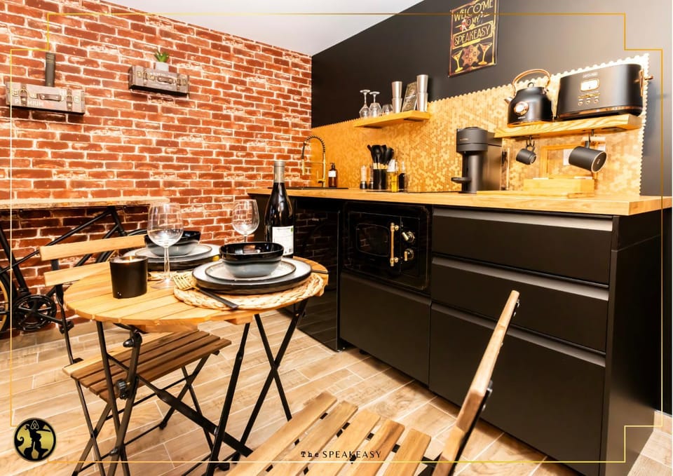 "The speakeasy" Pub new yorkais Centre ville - Idéal PRO - Wifi Fibre - Rétroprojecteur cinéma Apartment in Saint-Étienne