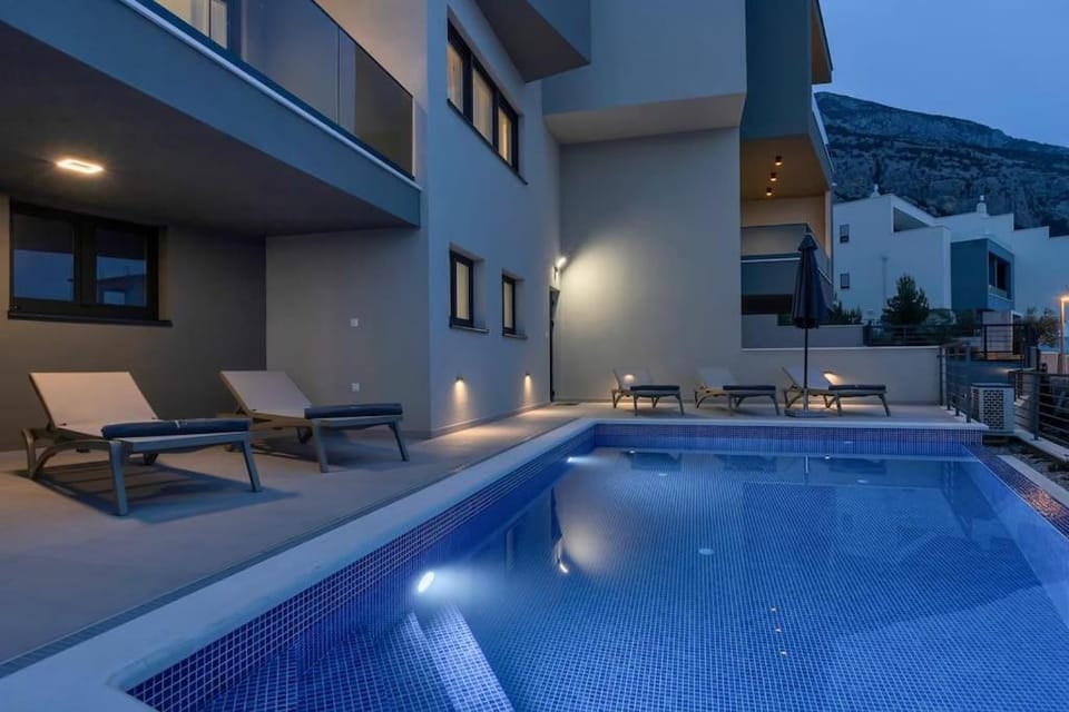 Night, Swimming pool