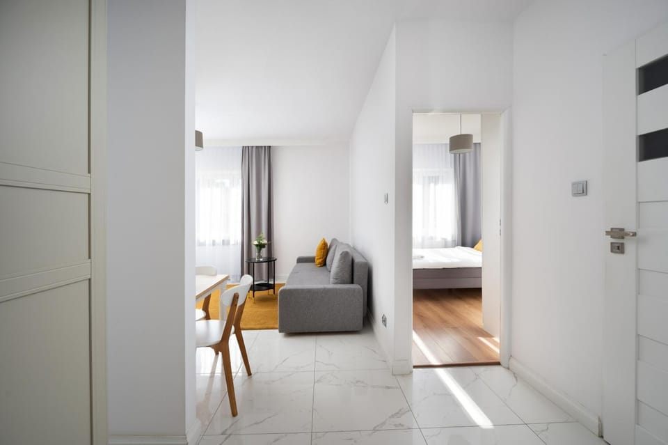 Bed, Living room, Photo of the whole room, Seating area, Bedroom