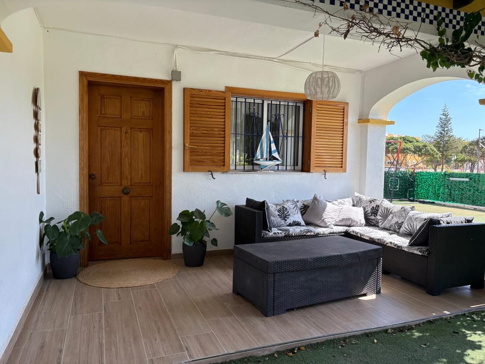 CHALET CON JARDÍN en Puerto Rey House in Andalusia