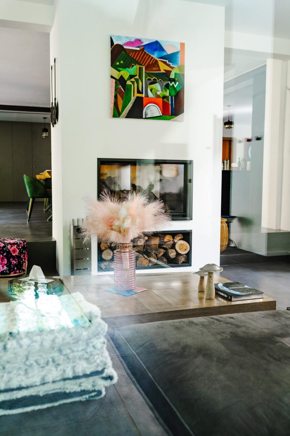 Living room, Seating area