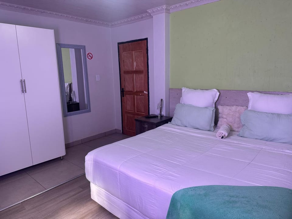 Latona Guest House Bed and Breakfast in Johannesburg