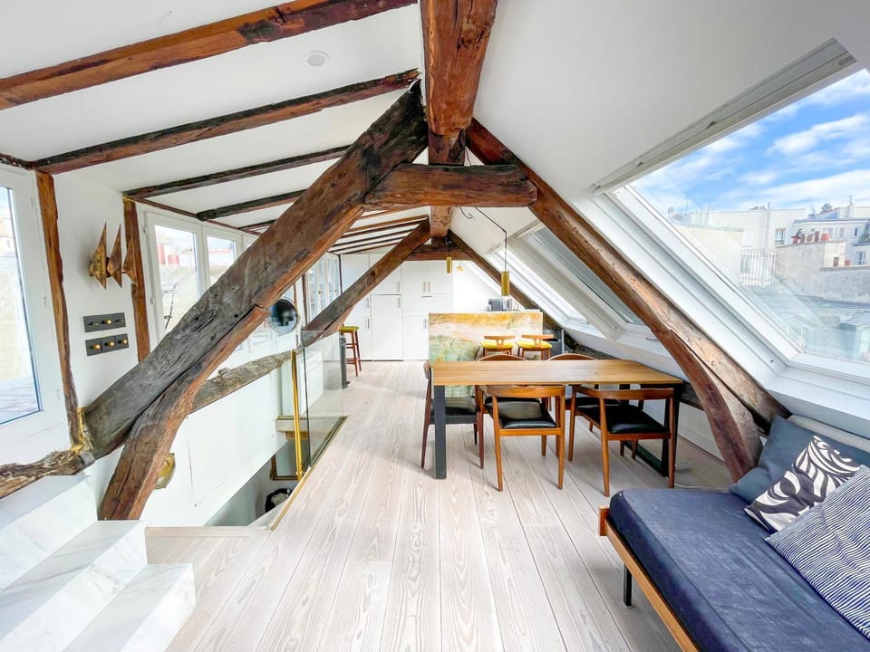 Penthouse with Terrasse and view on Eiffel tower Apartment in Paris