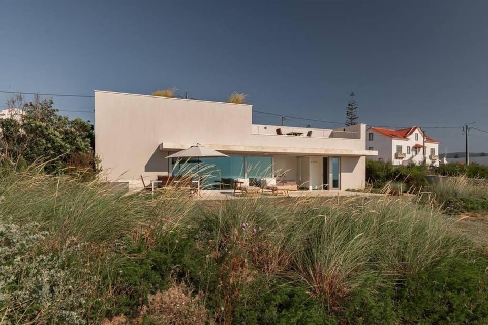 Pierino's Cliff Villa in Lisbon District
