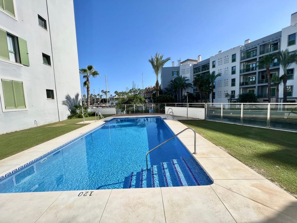 Property building, Swimming pool, Swimming pool