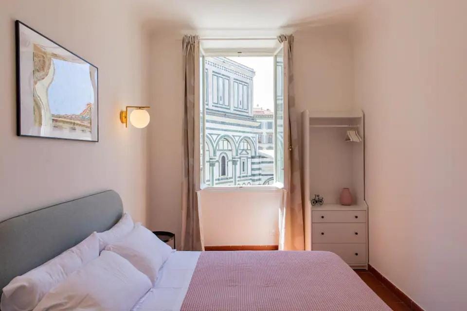 Serene Gem In Front of Duomo Apartment in Florence