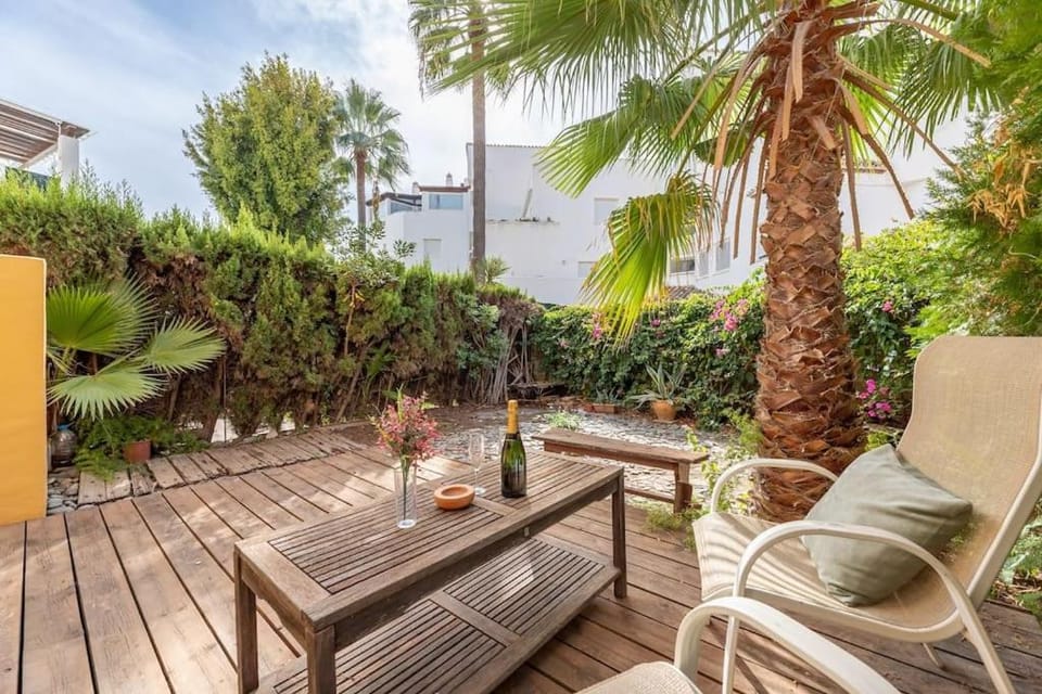 Beachfront 2 bedroom apt on best beach! RDR351 Apartment in Marbella