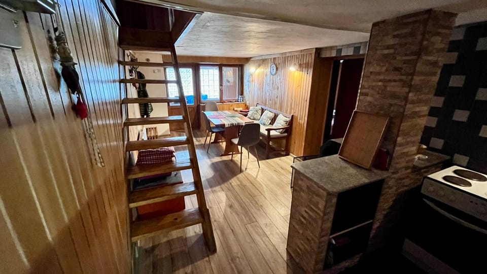 Dining area, kitchen