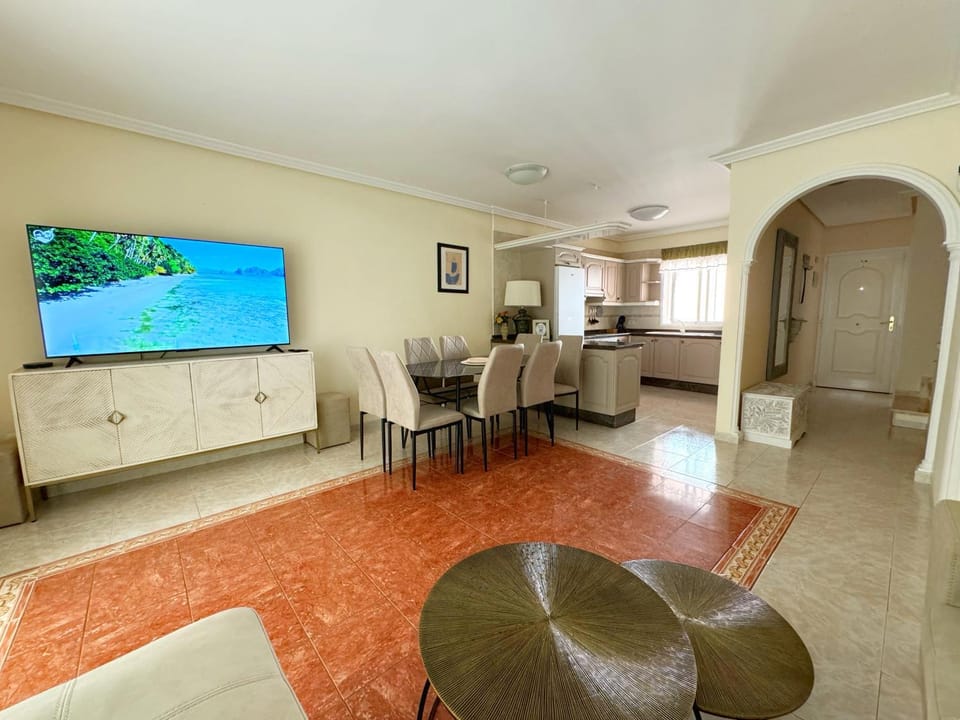 TV and multimedia, Living room, Dining area