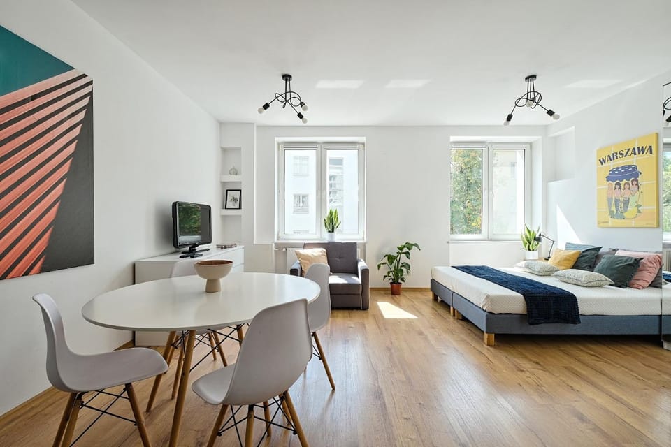 Bed, Living room, Photo of the whole room, Dining area