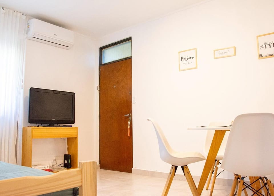Bed, TV and multimedia, Seating area, Dining area, Evening entertainment, hair dresser, air conditioner