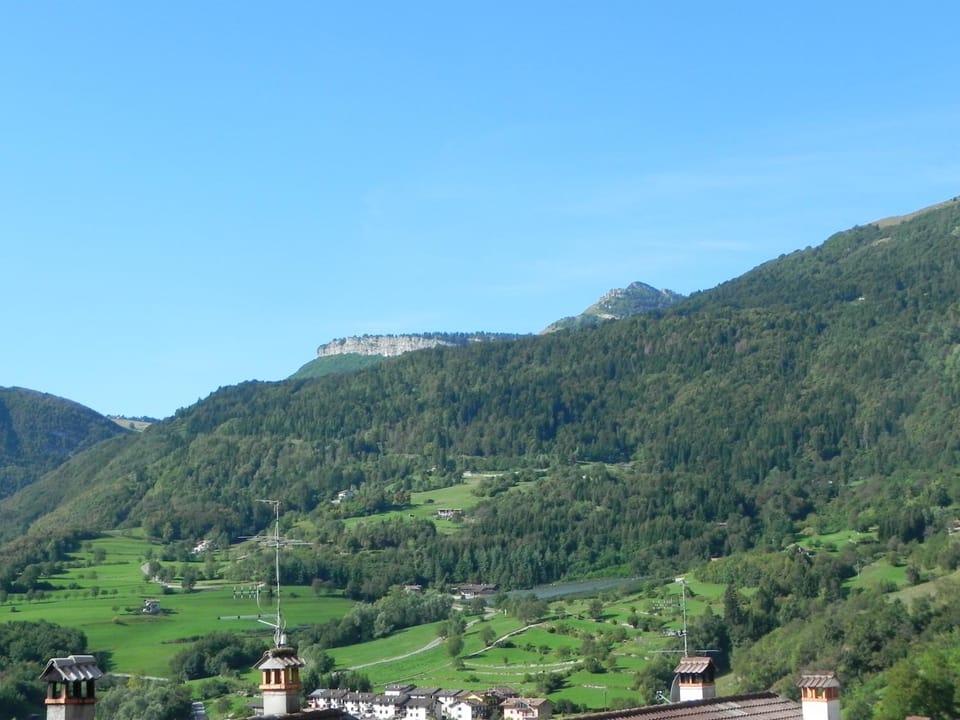 View (from property/room), Garden view, Landmark view, Landmark view, Mountain view