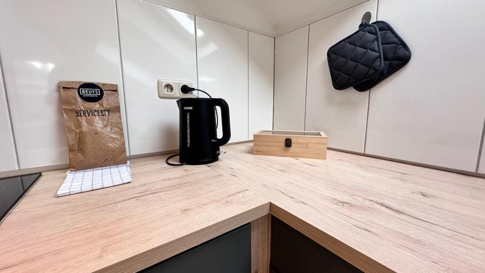 Coffee/tea facilities, Kitchen or kitchenette
