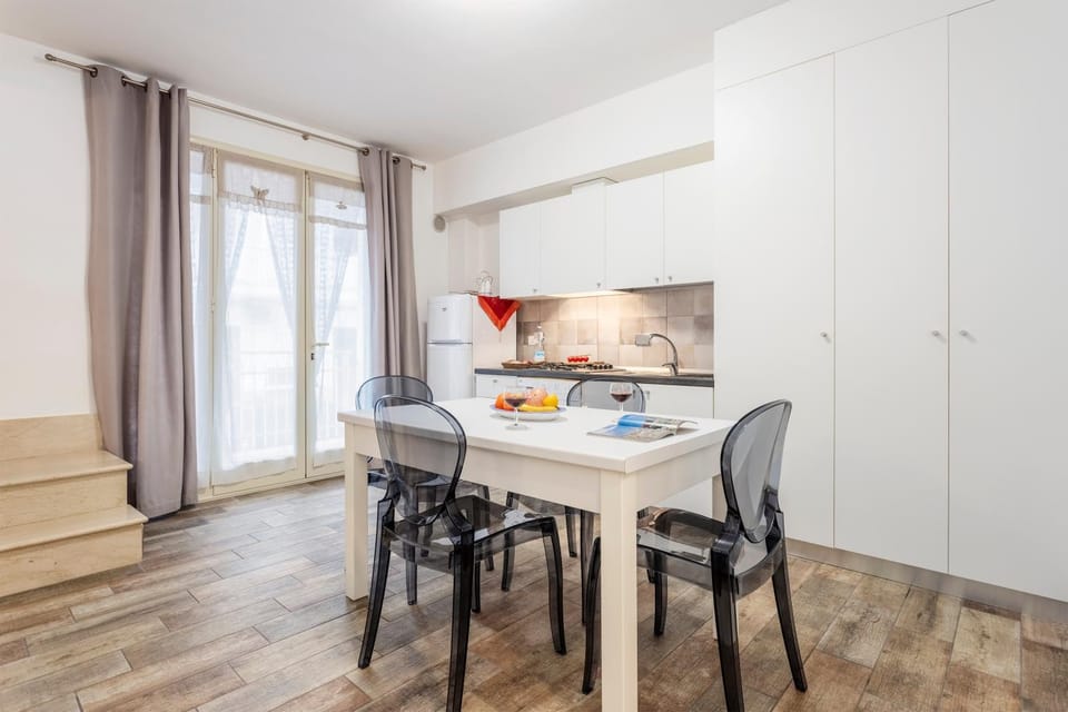 Property building, Kitchen or kitchenette, Living room