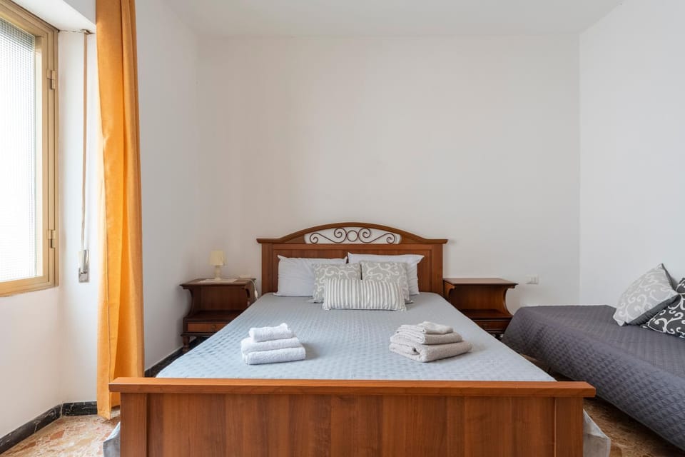 Living room, Bedroom