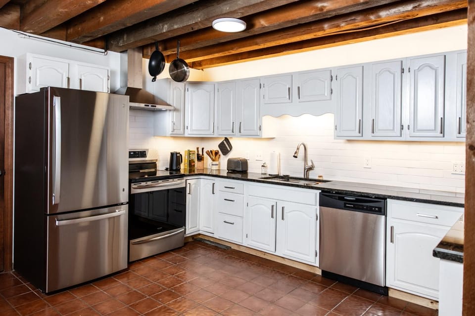 Coffee/tea facilities, Kitchen or kitchenette, pet friendly, stove, toaster