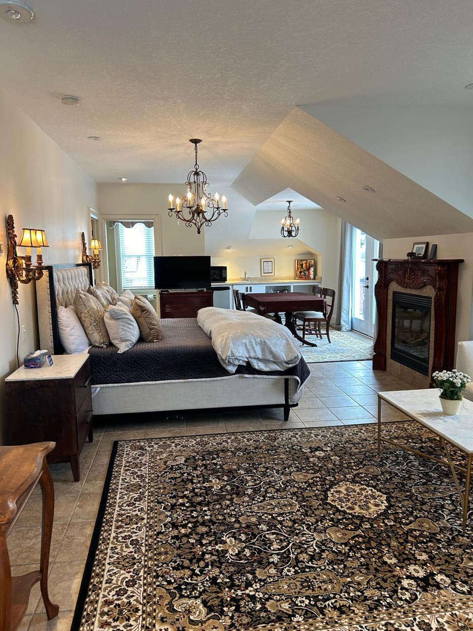 Photo of the whole room