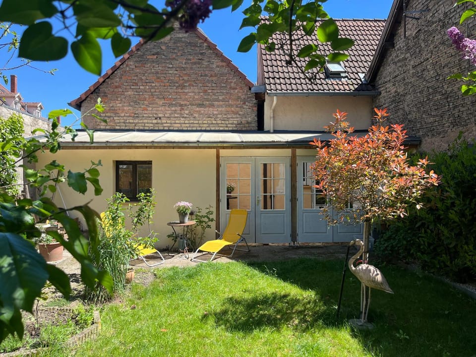 Maison privée de 70m2 avec pergola Et jardin à 15min centre de Strasbourg Chez Regine House in Strasbourg