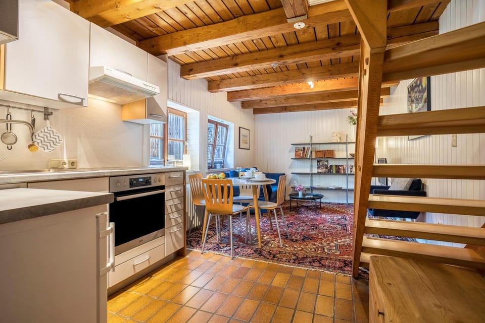 Property building, Kitchen or kitchenette, Living room