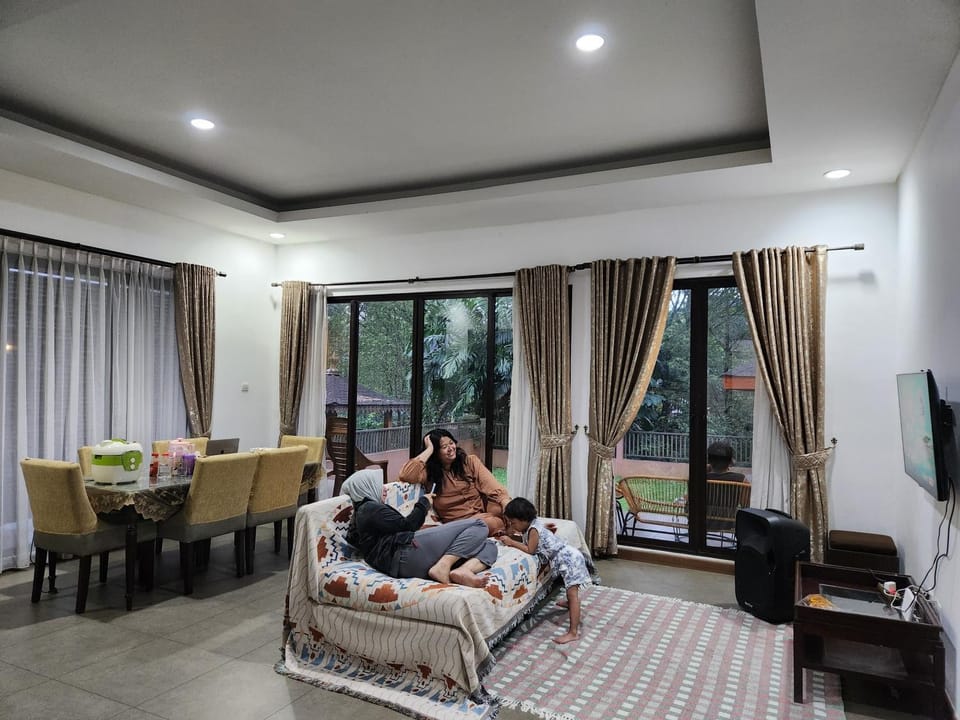 Five Leo’s villa Villa in West Java