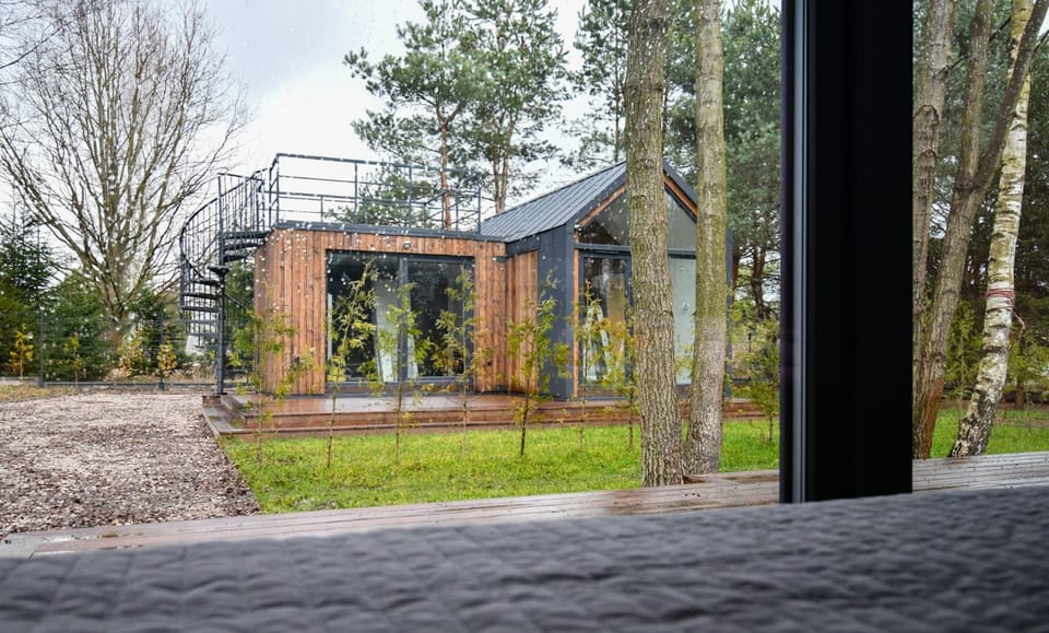 Property building, Spring, Day, Natural landscape, Garden, Garden view