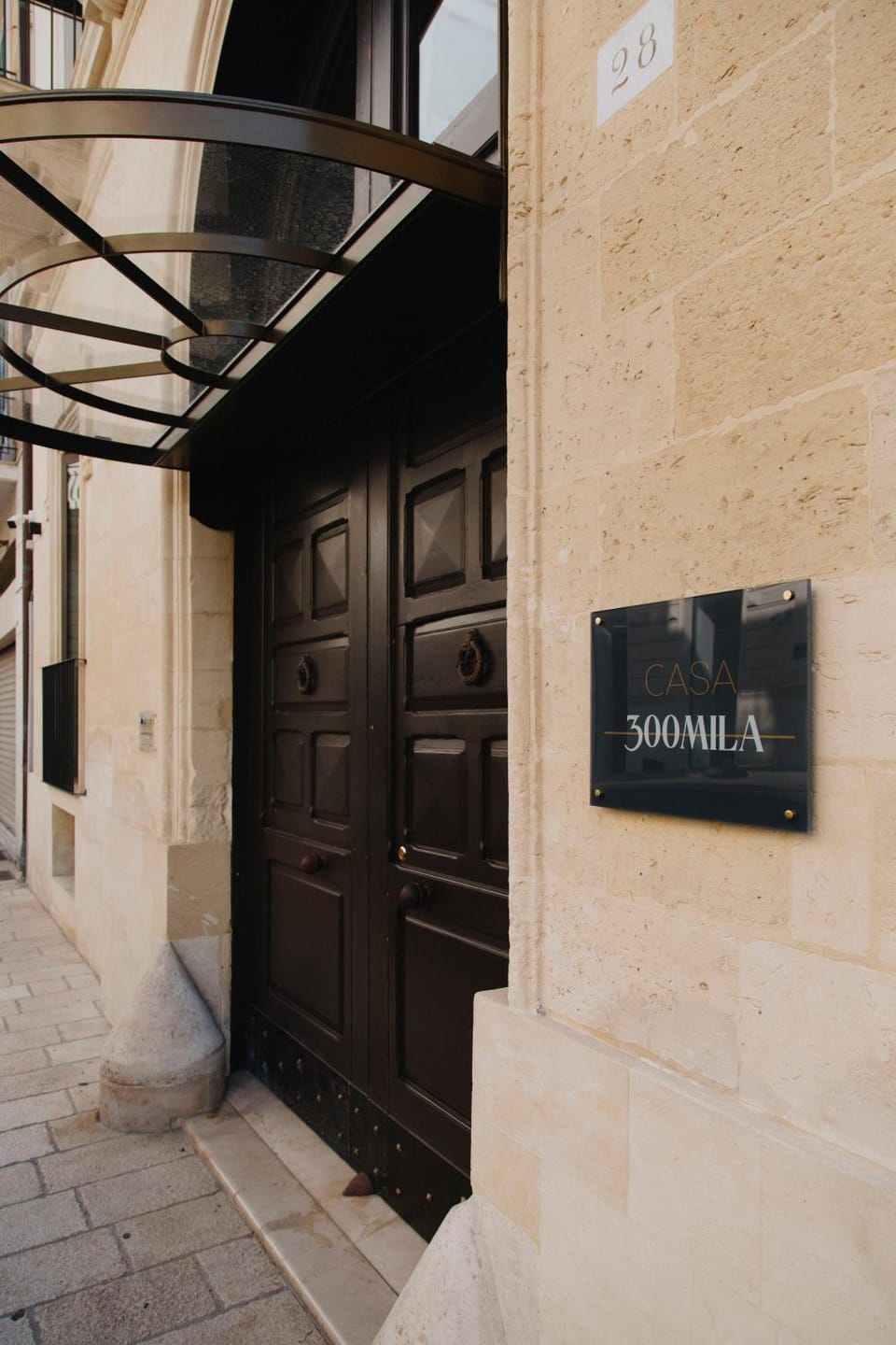 Facade/entrance