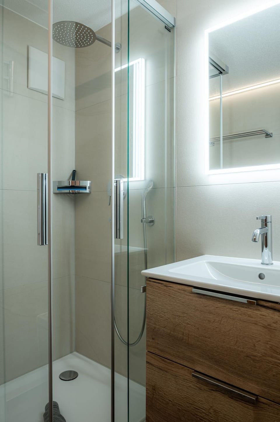 Shower, Bathroom, towels