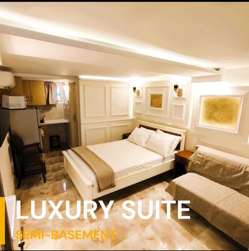 Communal lounge/ TV room, Bed, TV and multimedia, Photo of the whole room, Seating area, Evening entertainment, Bedroom